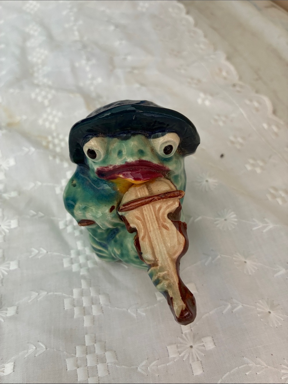 1920’s Frog playing violin Pepper Shaker